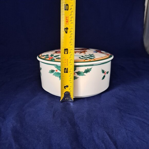 Mikasa Christmas Magic Porcelain Trinket Box With Seasonal Lid Art - Picture 10 of 11